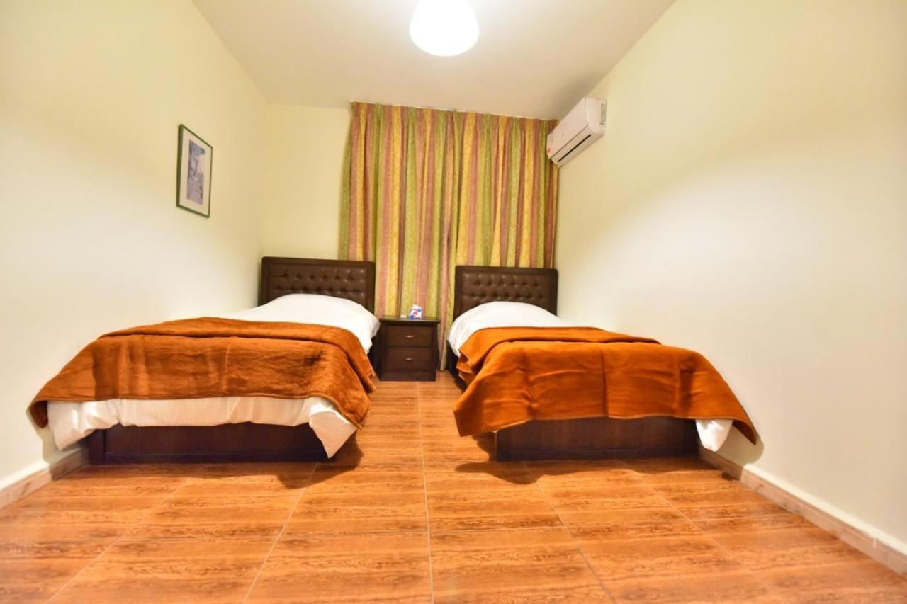 Al Farooq Hotel Apartments 암만 외부 사진