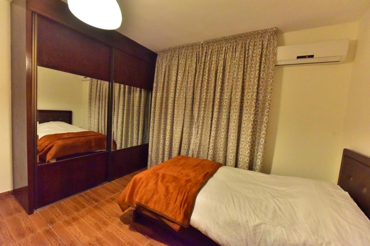 Al Farooq Hotel Apartments 암만 외부 사진