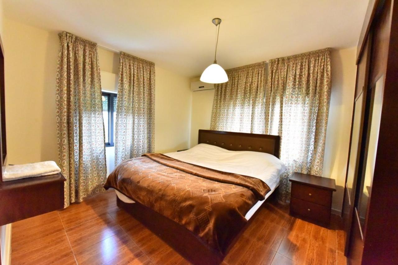 Al Farooq Hotel Apartments 암만 외부 사진
