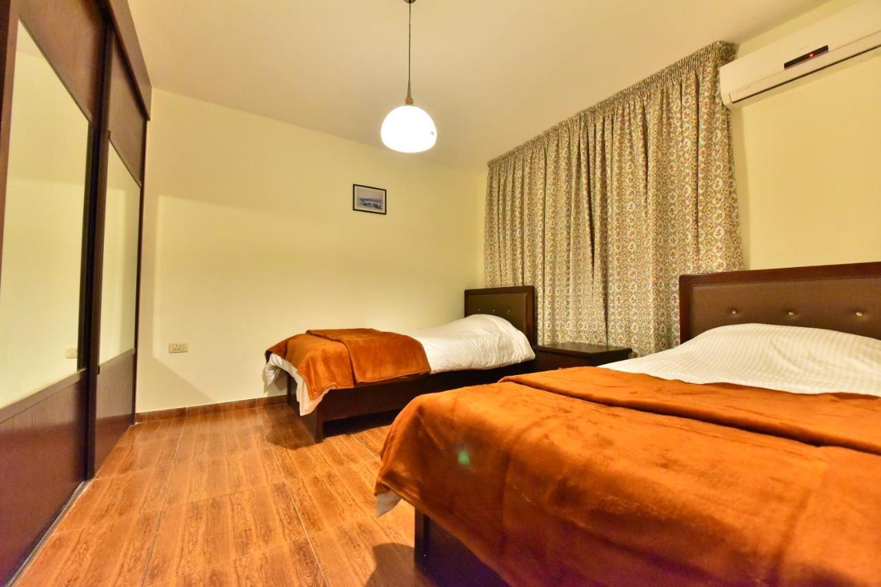 Al Farooq Hotel Apartments 암만 외부 사진