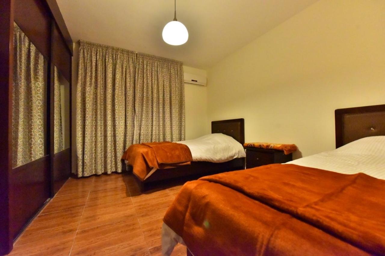 Al Farooq Hotel Apartments 암만 외부 사진